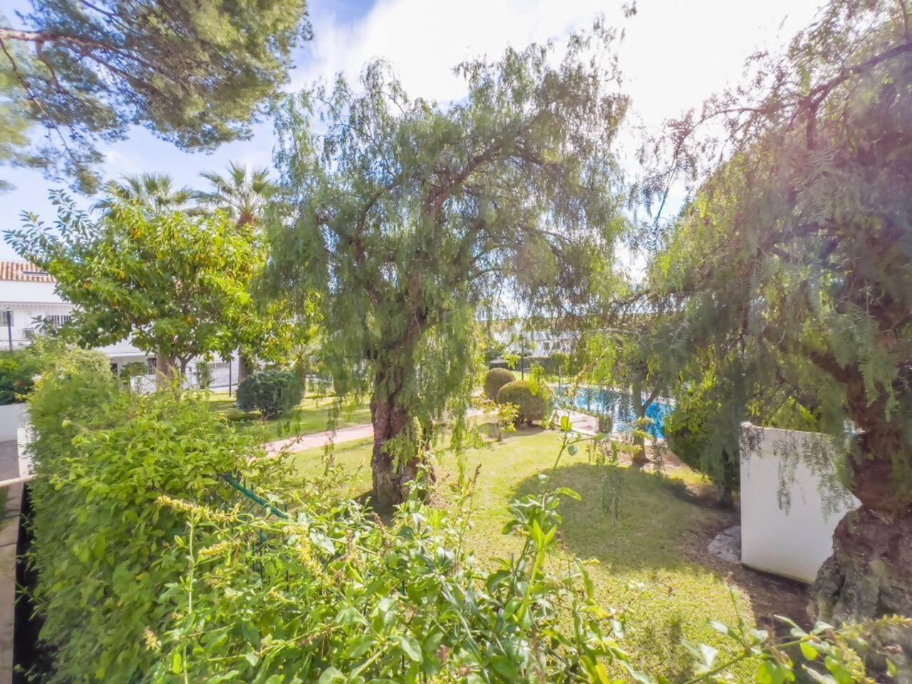 Апартаменты Bajo Con Jardin En La Milla De Oro Марбелья Экстерьер фото